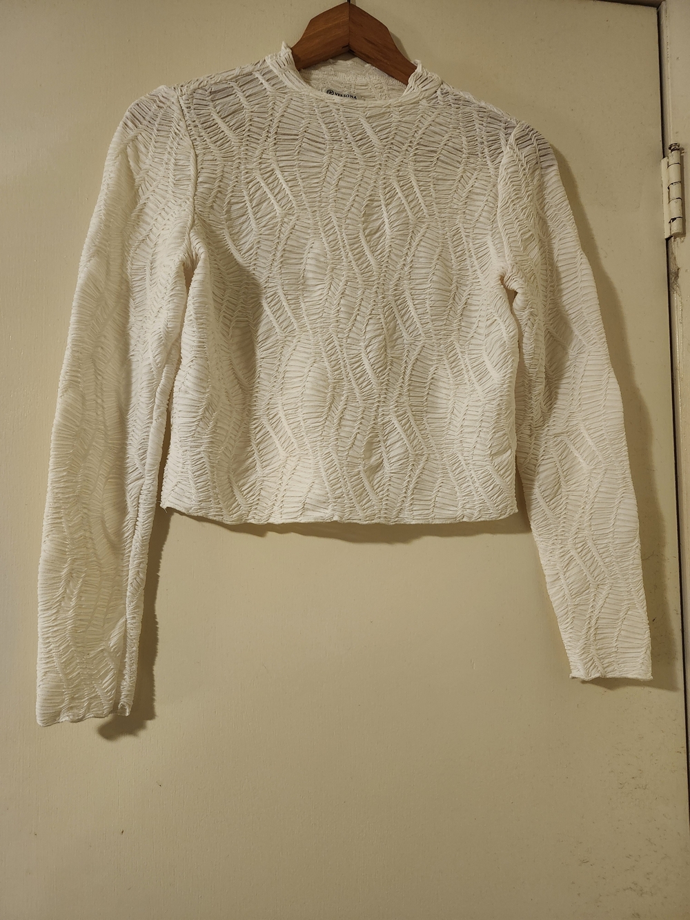 Versona Cream Textured Crop Top